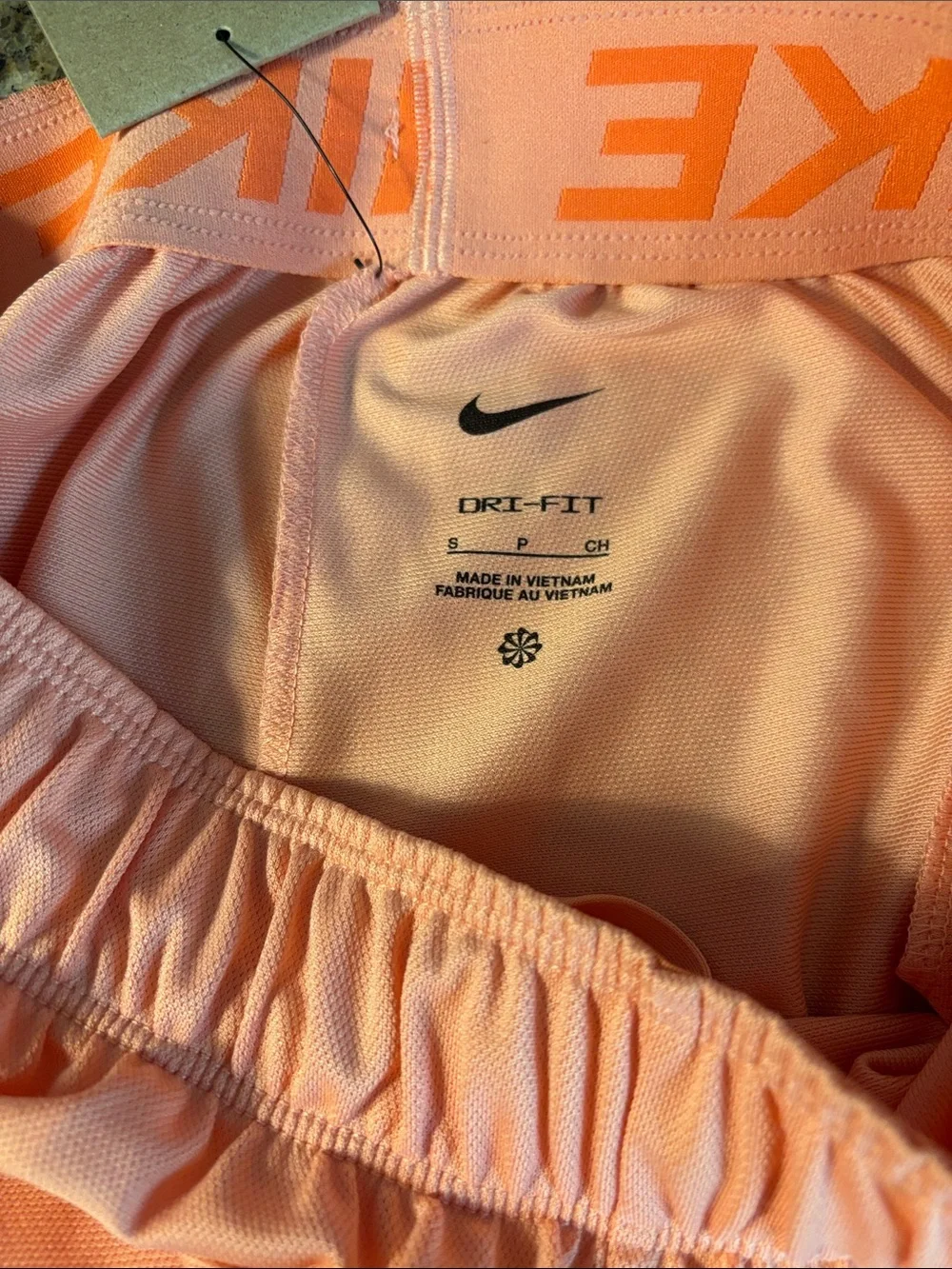 NWT Women’s Nike Training Dri-Fit Loose Fit Shorts Small Orange/Peach